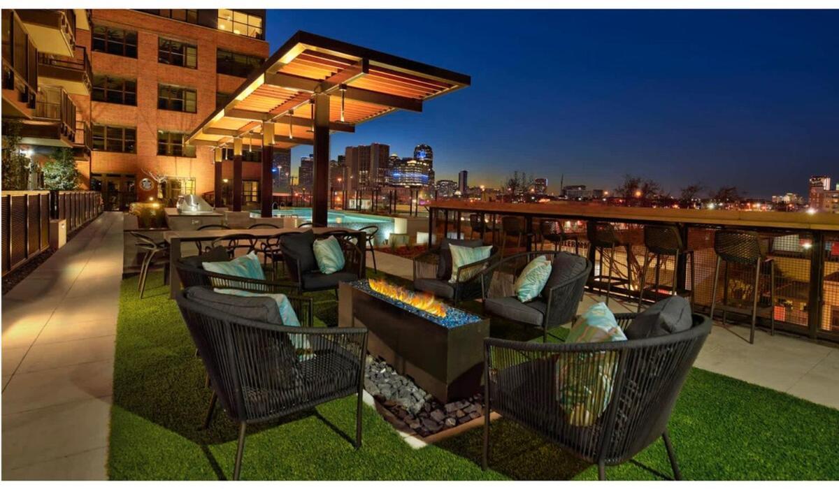 Cozy, Chic Deep Ellum Apartment!