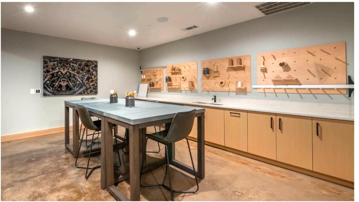 Cozy, Chic Deep Ellum Apartment! *